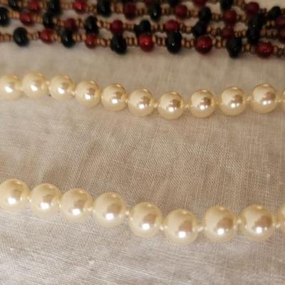 3 vintage necklaces Pearls, and beads
