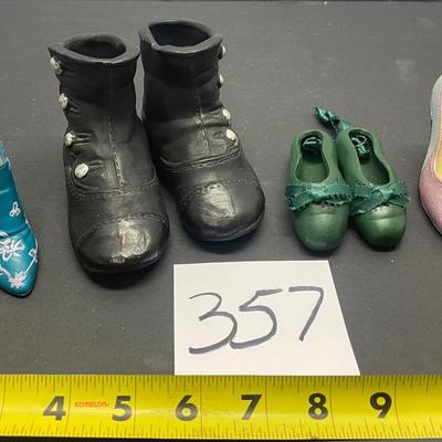 Decorative Shoe Lot