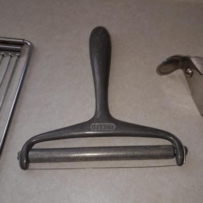 Vintage kitchen utensils - Most have wood handles