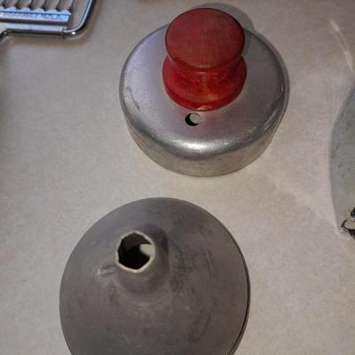 Vintage kitchen utensils - Most have wood handles