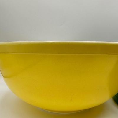 PYREX Mixing Bowls Set of (2)