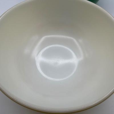PYREX Mixing Bowls Set of (2)