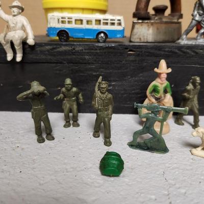 Vintage toy figures lot