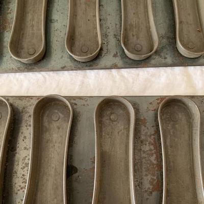 Vintage pair of Kreamer Connected Eclair or lady finger tins