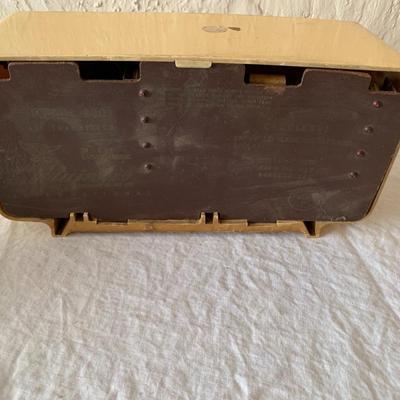 VIntage Majestic Black Magic radio