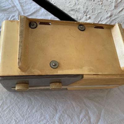 VIntage Majestic Black Magic radio