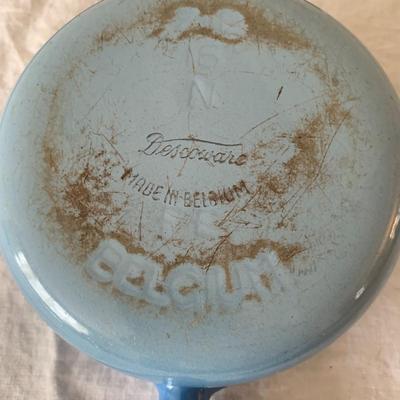 VIntage Descoware pot and lid