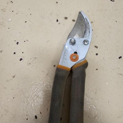 Yard & Garden Tools & Accessories (G-JS)