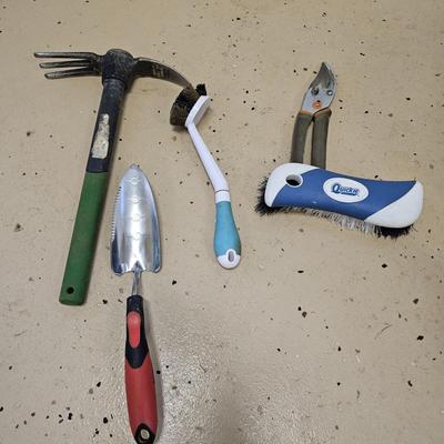 Yard & Garden Tools & Accessories (G-JS)