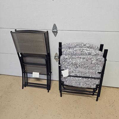 Two Pairs of Outdoor Patio Chairs (G-JS)