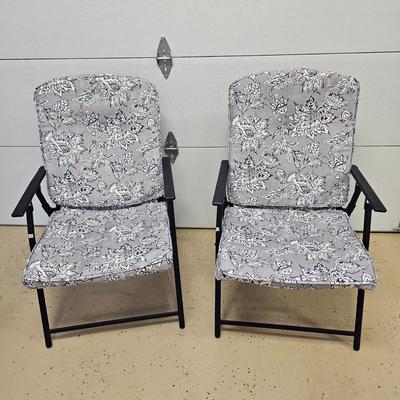 Two Pairs of Outdoor Patio Chairs (G-JS)