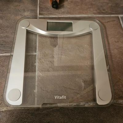 Aquateak Shower Seat and Vitafit Scale (P-DW)