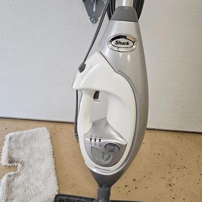 Collection of Cleaning Items & Supplies (L-JS)