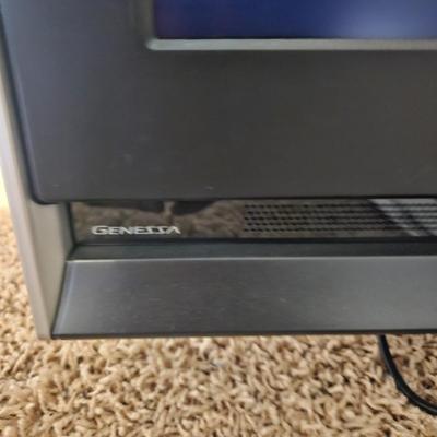 JVC Genessa 32' LCD TV and Roku (B1-DW)