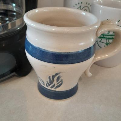 Sunbeam Automatic coffee maker with Coffee mugs and filters