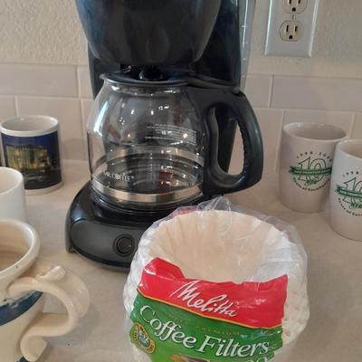 Sunbeam Automatic coffee maker with Coffee mugs and filters