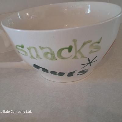 Large chip - popcorn - Peanuts - Pretzel serving bowl mug with 4 smaller bowls.