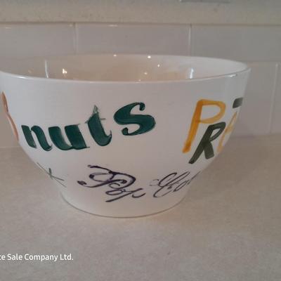 Large chip - popcorn - Peanuts - Pretzel serving bowl mug with 4 smaller bowls.