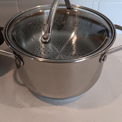 Small enamel roasting pan with lid and Tools of the trade 4-quart steamer pan with strainer insert