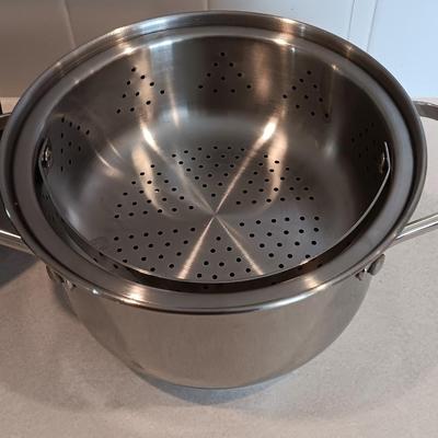 Small enamel roasting pan with lid and Tools of the trade 4-quart steamer pan with strainer insert