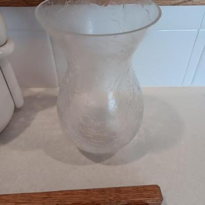 Floral canister with spoon - Hot plate / Cutting board with florals and a vase