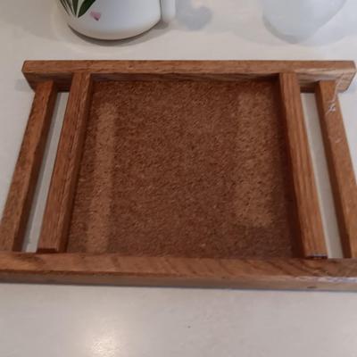 Floral canister with spoon - Hot plate / Cutting board with florals and a vase