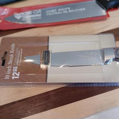 Steak for dinner? Nice broiler pan with a cutting board and two new knives.