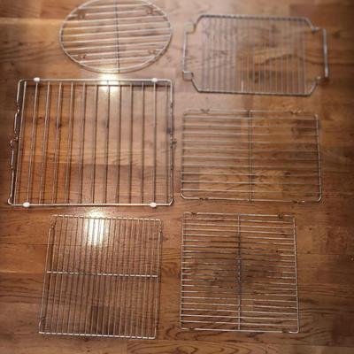 Cooling racks of all sizes and a Pyrex glass cake dish