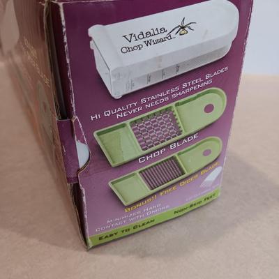 Vidalia chop wizard Chop or dice fruits, vegetables, and more