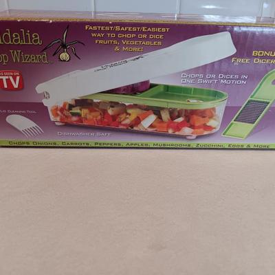 Vidalia chop wizard Chop or dice fruits, vegetables, and more