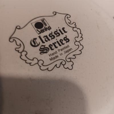 Kitchen cookware - skillets and a sauce pan with lid