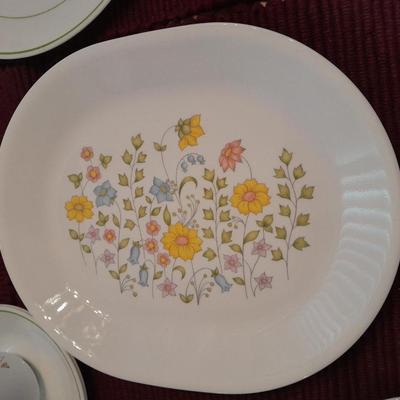 Corelle corningware dish set - plates - platter - mugs & saucers