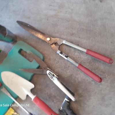Gardening hand tools - shovel - trimmers - plant foods - weed pick - Knee pad and more