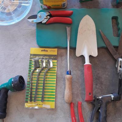 Gardening hand tools - shovel - trimmers - plant foods - weed pick - Knee pad and more