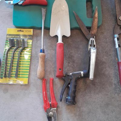 Gardening hand tools - shovel - trimmers - plant foods - weed pick - Knee pad and more