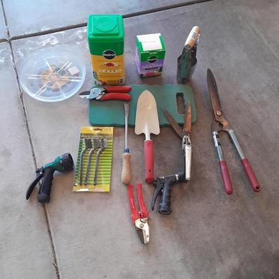 Gardening hand tools - shovel - trimmers - plant foods - weed pick - Knee pad and more