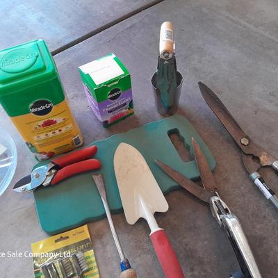Gardening hand tools - shovel - trimmers - plant foods - weed pick - Knee pad and more
