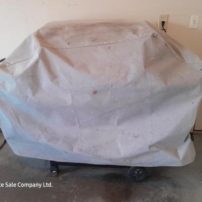 Nice Stainless Brinkman grill with propane bottle and cover