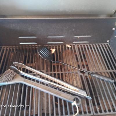 Nice Stainless Brinkman grill with propane bottle and cover