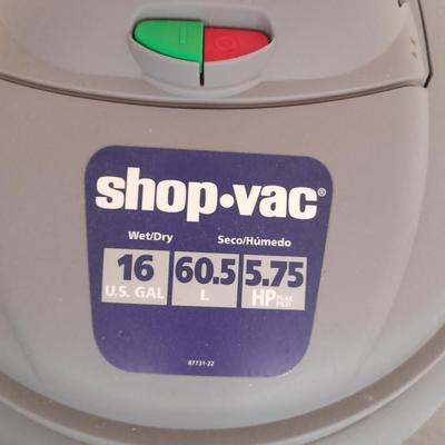 16 gallon Shop Vac Wet / Dry Vac with drain in base