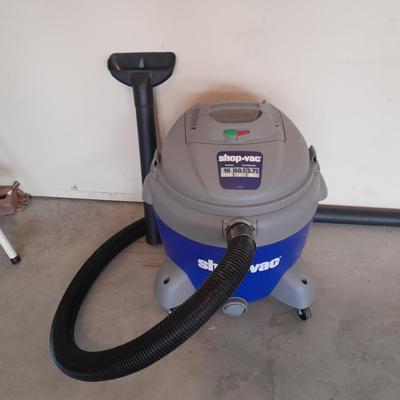 16 gallon Shop Vac Wet / Dry Vac with drain in base