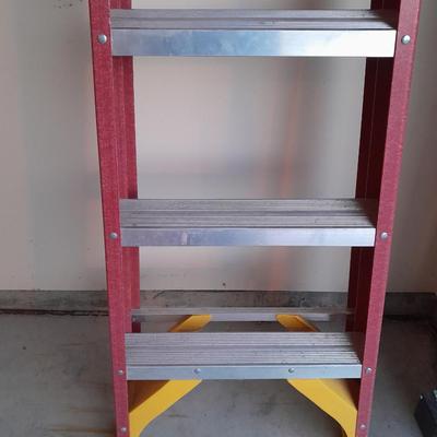 Nice 6 foot Fiberglass Werner Ladder