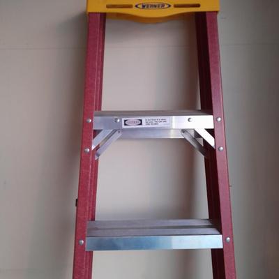 Nice 6 foot Fiberglass Werner Ladder