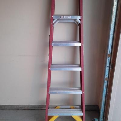 Nice 6 foot Fiberglass Werner Ladder