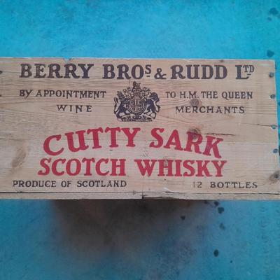 Vintage Berry Bros & Rudd Ltd. Cutty Shark scotch whisky wooden crate