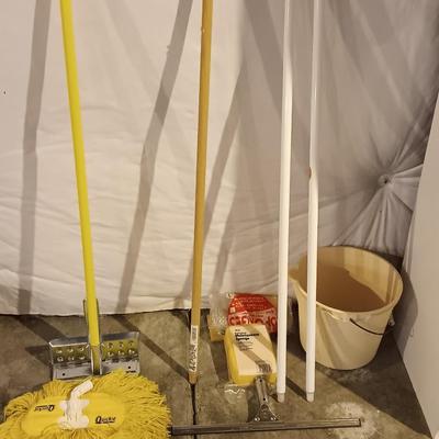Cleaning tools - squeegee - Quickie sweeper - sponges - reusable handles and more