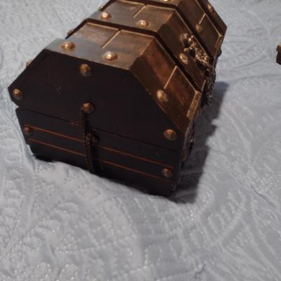 Pair of Wooden Storage/Trinket Boxes (E)