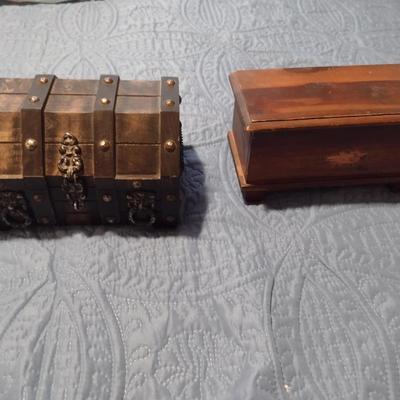 Pair of Wooden Storage/Trinket Boxes (E)