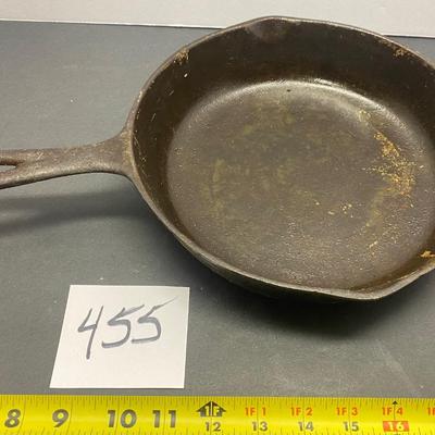 7G2 Cast Iron Skillet