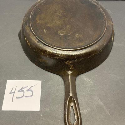 7G2 Cast Iron Skillet